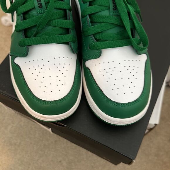 Nike green and white womens 7 youth 5.5 - Picture 6 of 8